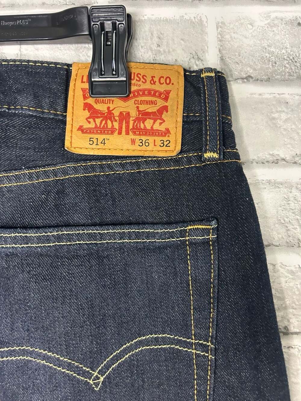 Levi's 514 Straight Fit Men's Dark Wash Denim Jeans (36x32) - Picture 3 of 3
